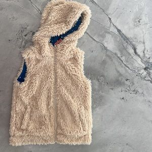 Mini Boden Sherpa vest size 4-5